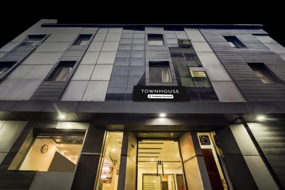 Super Townhouse Golden Temple Amritsar Formerly A Star Hotel in Punjab, India