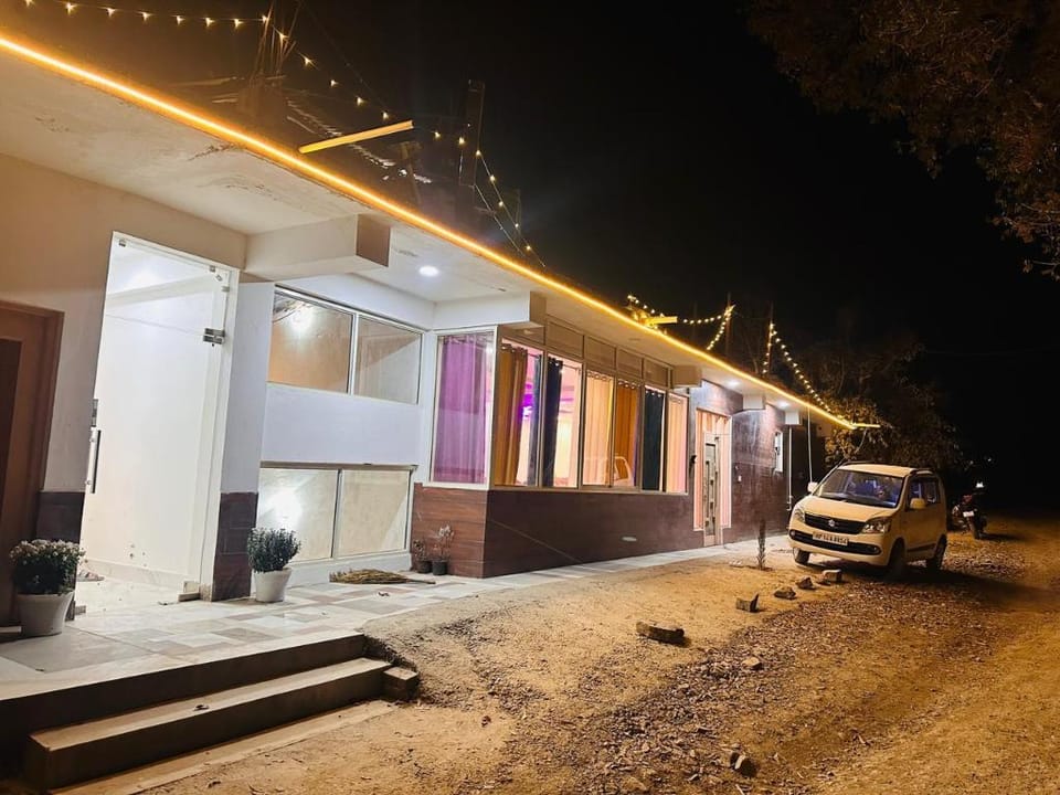 Aradhya Stays Hotel in Himachal Pradesh
