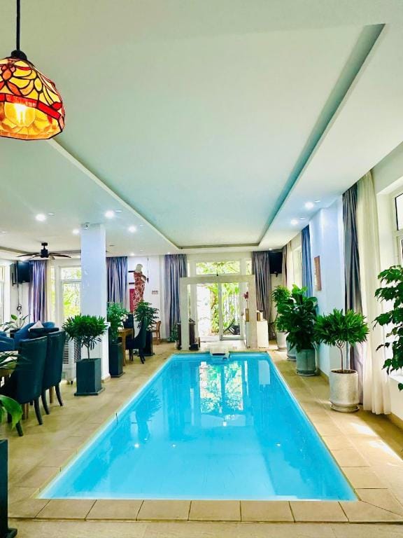 SANG BOUTIQUE VILLA Nguyên căn từ 6-12 Phòng ngủ Hotel in Da Nang