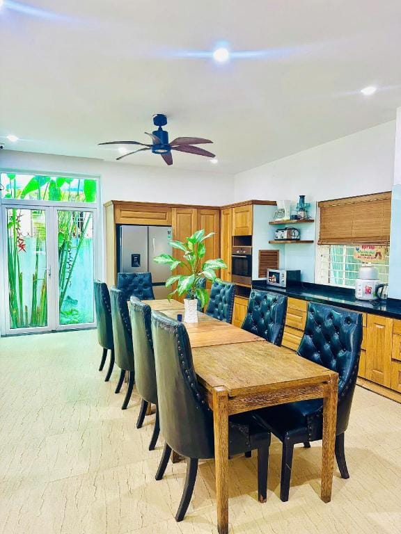 SANG BOUTIQUE VILLA Nguyên căn từ 6-12 Phòng ngủ Hotel in Da Nang