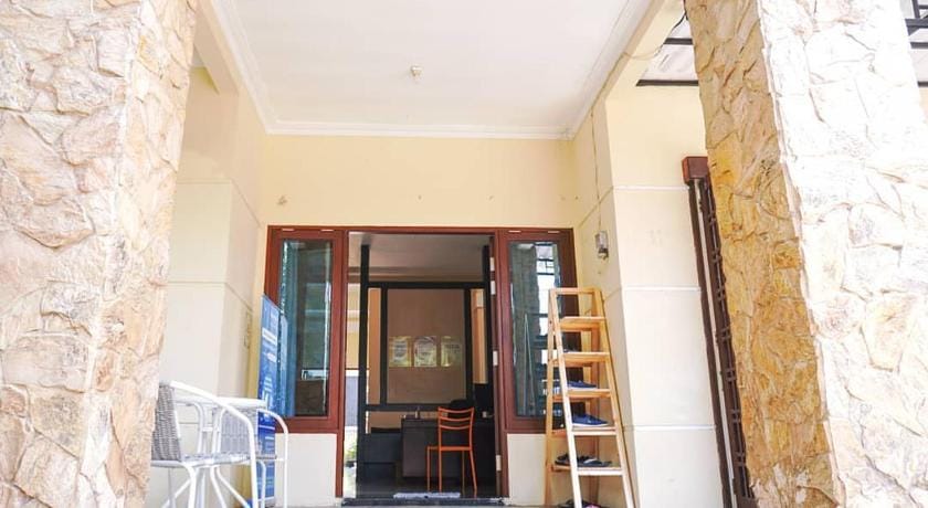 Chill-Inn Kertajaya Syariah Bed and Breakfast in Surabaya