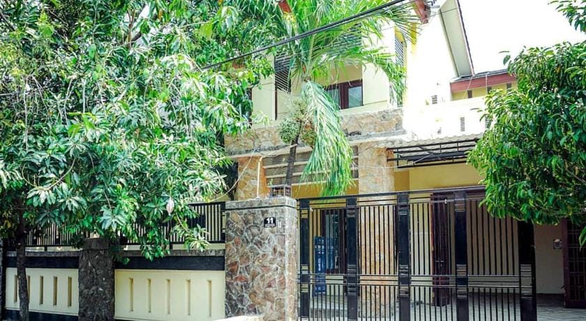 Chill-Inn Kertajaya Syariah Bed and Breakfast in Surabaya