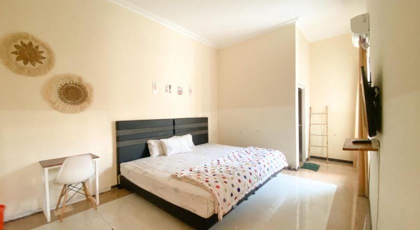 Chill-Inn Kertajaya Syariah Bed and Breakfast in Surabaya