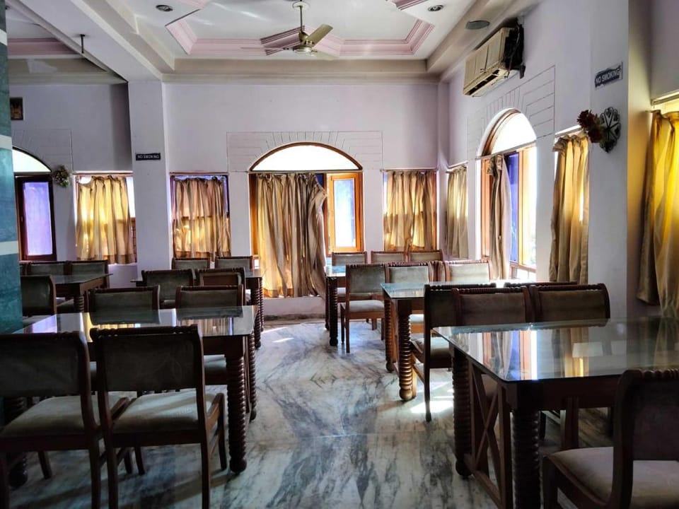 Mangal Murti Hotels Pvt. Ltd. Hotel in Ahmedabad
