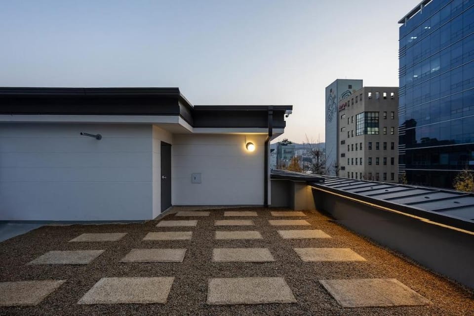 302호 동대문 역사 문화공원역 도보 1분, 명동, 율 한옥 호텔 Hotel in Seoul