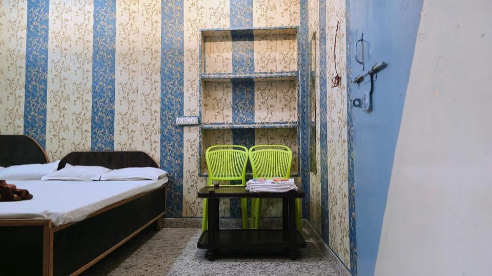 Radha Krishna Niwas P. Guest House 300mts Temple g Hotel in Varanasi