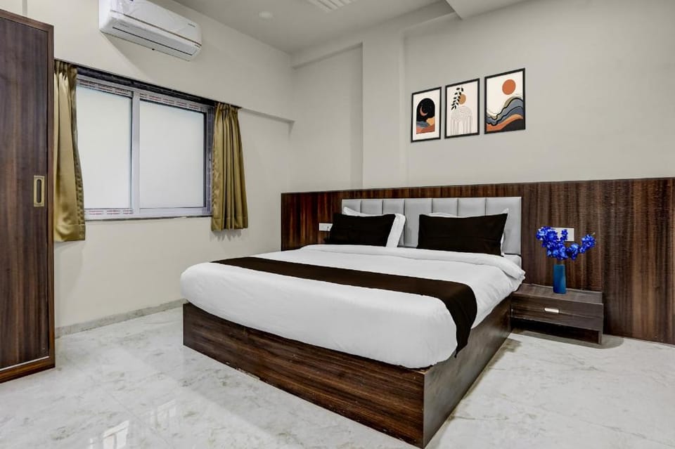 Super Townhouse Ganesh Tekdi Temple Nagpur Hotel in Maharashtra