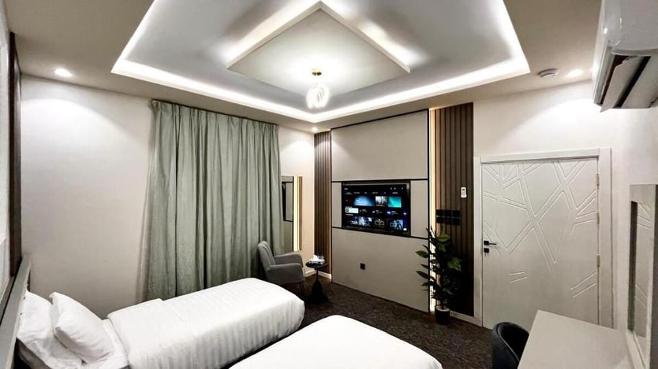 Twin Room with 2 Beds – Central Madinah Qiblatain Hotel in Medina