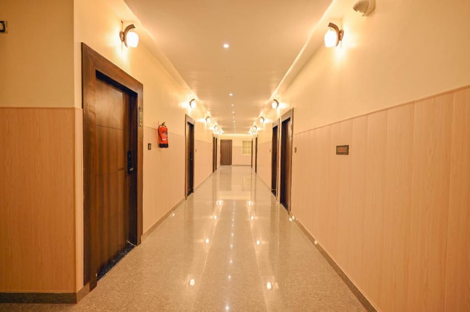 Madhuram Hotel Hotel in Uttar Pradesh
