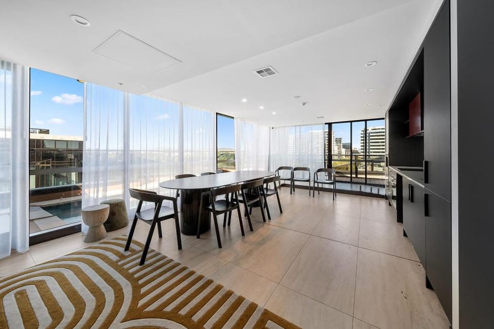 Bright Unit with Secure Parking and Garden Access Vacation rental in Canberra