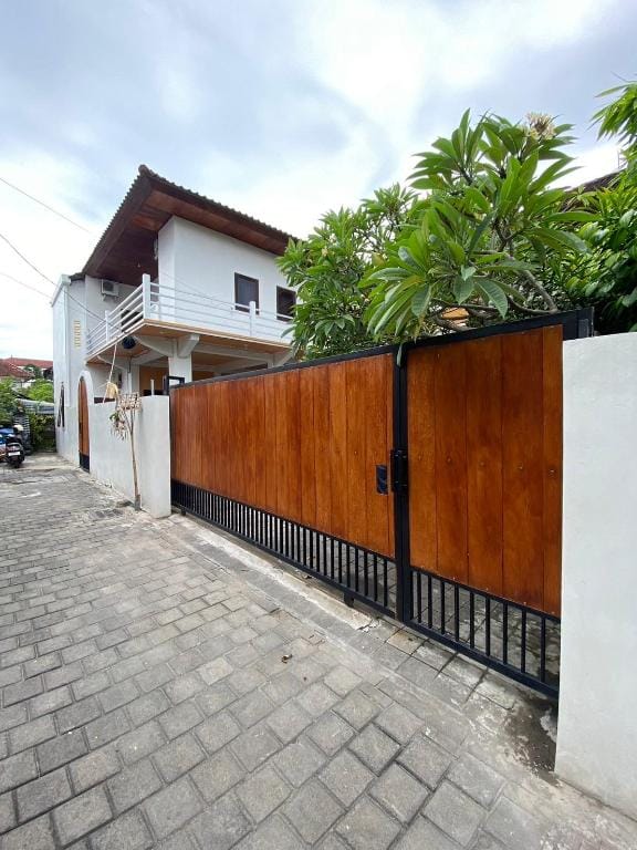 Pua Melia House Hotel in Kuta