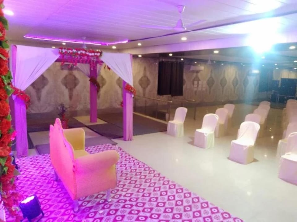 Hotel Svarnima Chitrakoot Uttar Pradesh Hotel in Uttar Pradesh