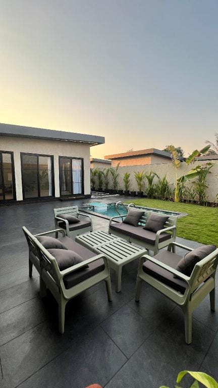 Finding Life House By Jumbo Holidayz Hotel in Thane