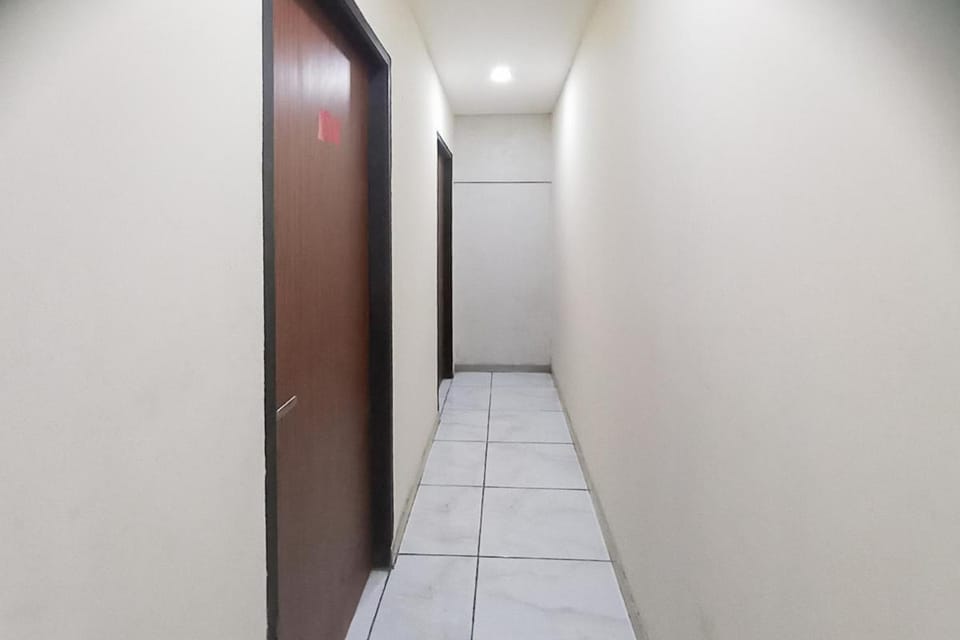 RedDoorz Syariah Near STEKOM Semarang Hotel in Indonesia