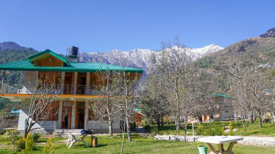 Persimmon Farmstead Shanag Hotel in Himachal Pradesh