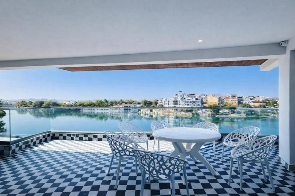 Moti Mahal Lakeview Pichola Hotel in Udaipur