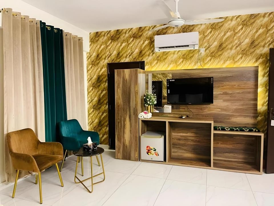 Tulip Suits Hotel in Karachi