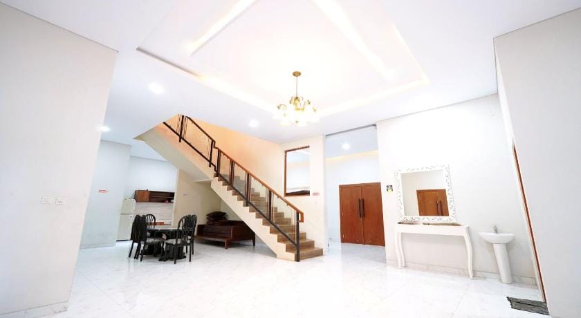 Naava Village Hotel in Cisarua