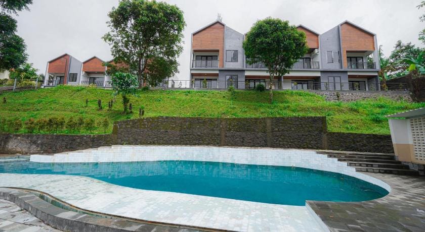 Naava Village Hotel in Cisarua