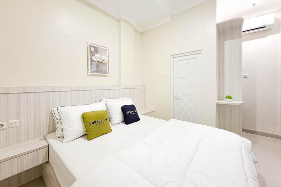 Urbanview Hotel Rumi Rooms Syariah Near RS Ortopedi Solo Hotel in Special Region of Yogyakarta