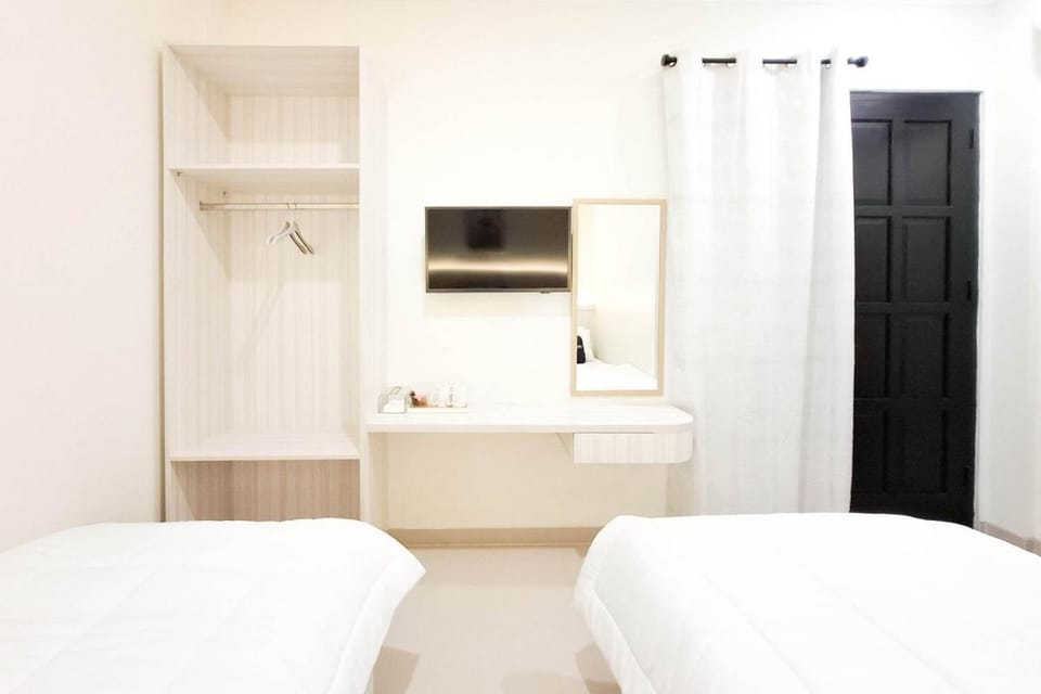 Urbanview Hotel Rumi Rooms Syariah Near RS Ortopedi Solo Hotel in Special Region of Yogyakarta