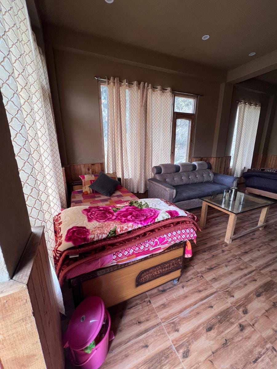 The Himalayan Peradise Vacation rental in Himachal Pradesh