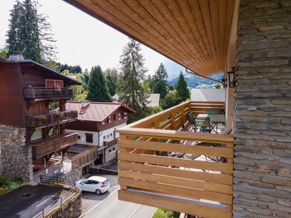 Spacious 4BDR/9P apt at the foot of the ski slopes Hotel in Megève