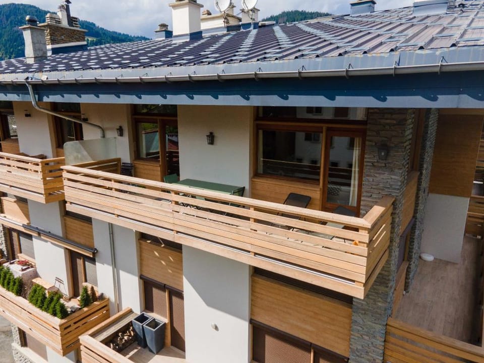 Spacious 4BDR/9P apt at the foot of the ski slopes Hotel in Megève