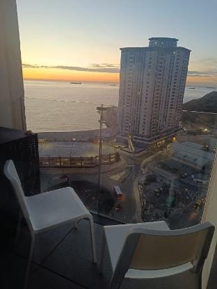 E1_7 Cosy and Relaxing Sea-Facing Studio Apartment in Gibraltar