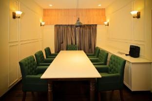 WHISPERING PINES Apartment in Ooty
