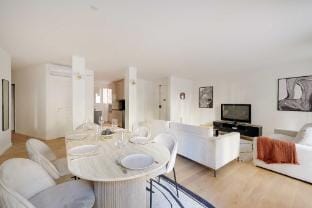 Superb apt A/C – 2BR/6P – St Germain-des-Prés Apartment in Paris