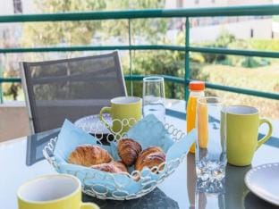 Apartments for 6 People Apartment in Villeneuve-Loubet