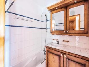 Chalet in Carroz with Pool  Mountain Charm Apartment in Arâches-la-Frasse