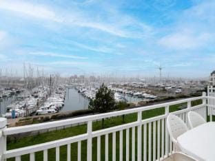 room apartment for 6 people - Selection - view of the Port Apartment in Arzon
