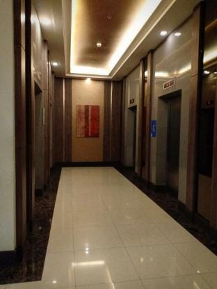 Female Shared-Condo w/ Pool in Mandaluyong City Apartment in Mandaluyong