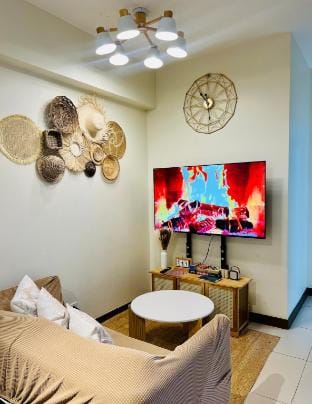 Mosh Crib Staycation 2BR Unit near BGC & Ortigas Apartment in Makati