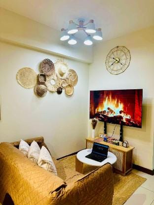 Mosh Crib Staycation 2BR Unit near BGC & Ortigas Apartment in Makati