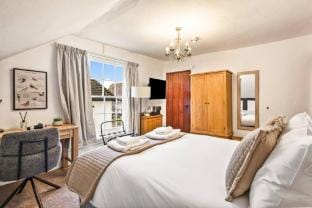 The George Inn Hotel Rooms - Room 6 Apartment in Wycombe District