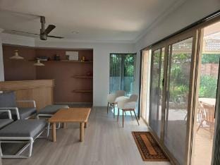 Secluded and private part of the house with space Apartment in Perth