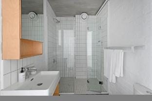 Modern 2-Bed Bantry Bay | 100m to Beach & Ocean Bliss Apartment in Sea Point
