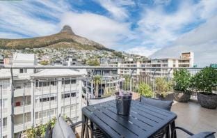 Bed Loft | Sea Point | Views Apartment in Sea Point