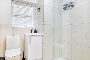 Charming 1-Bed Sea Point Retreat | Central Apartment in Sea Point
