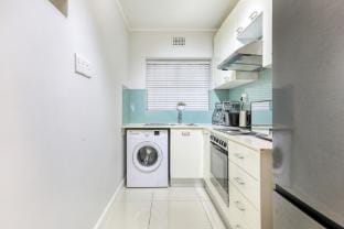 Charming 1-Bed Sea Point Retreat | Central Apartment in Sea Point