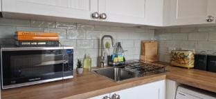 Idyllic Abode in Picturesque Clifton Village Apartment in Bristol