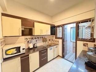 Comfortable 2BHK in Central Bangalore -201 Apartment in Bengaluru