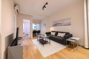 M (BSO5) Apartamento luminoso con 1 dormitorio y e Apartment in Madrid