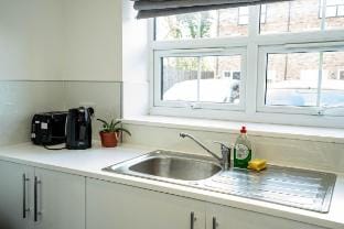 Ensuite Studio House • Close to Station & City Apartment in Newcastle-under-Lyme