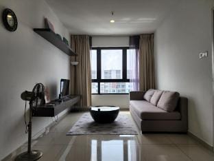Cozy Premium Suite 4 @ I-City Apartment in Selangor, Malaysia