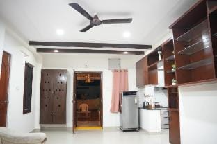 Flat in Gachibowli, Entire Floor-Your instant home Apartment in Hyderabad