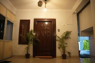 Flat in Gachibowli, Entire Floor-Your instant home Apartment in Hyderabad